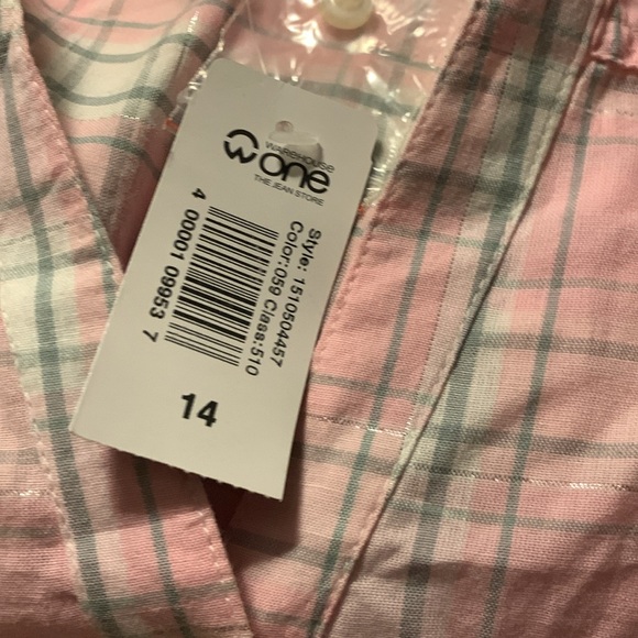 Cute pink striped button up top - Picture 3 of 6